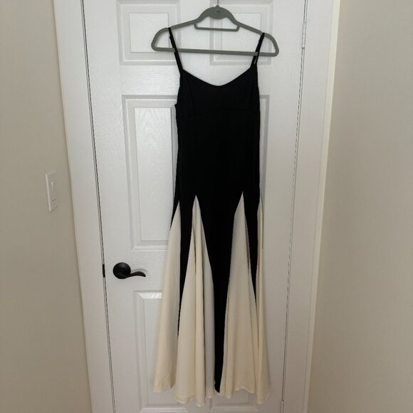 Black and white dress - Picture 2 of 6